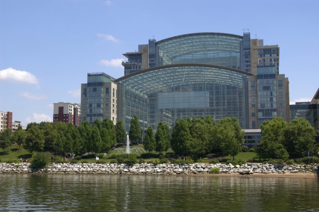 gaylordnationalresortfromriver